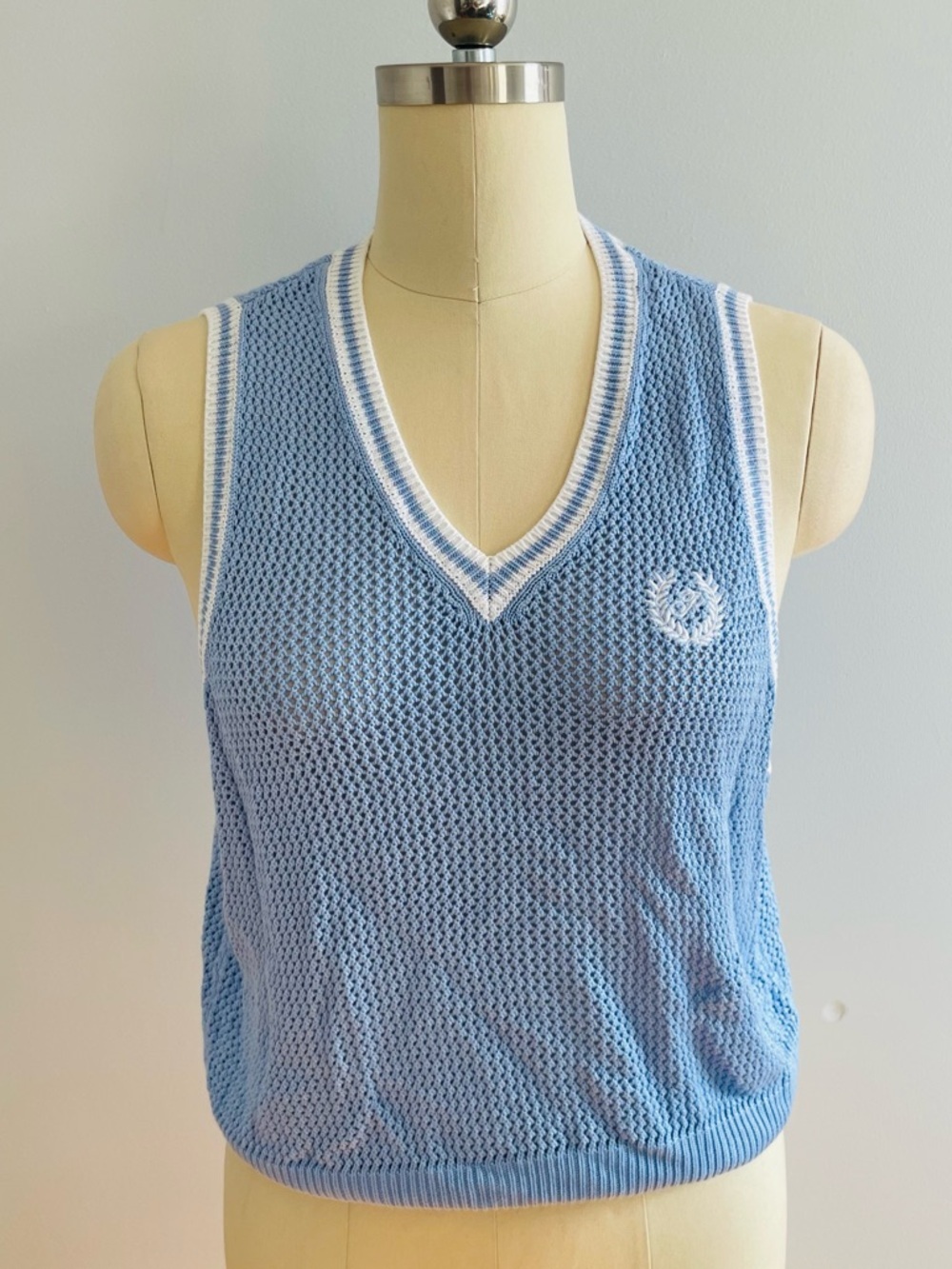 PINK Victorias Secret Collegiate V-Neck Sweater Vest- Lt Blue- Size Large-NWT - Picture 2 of 9